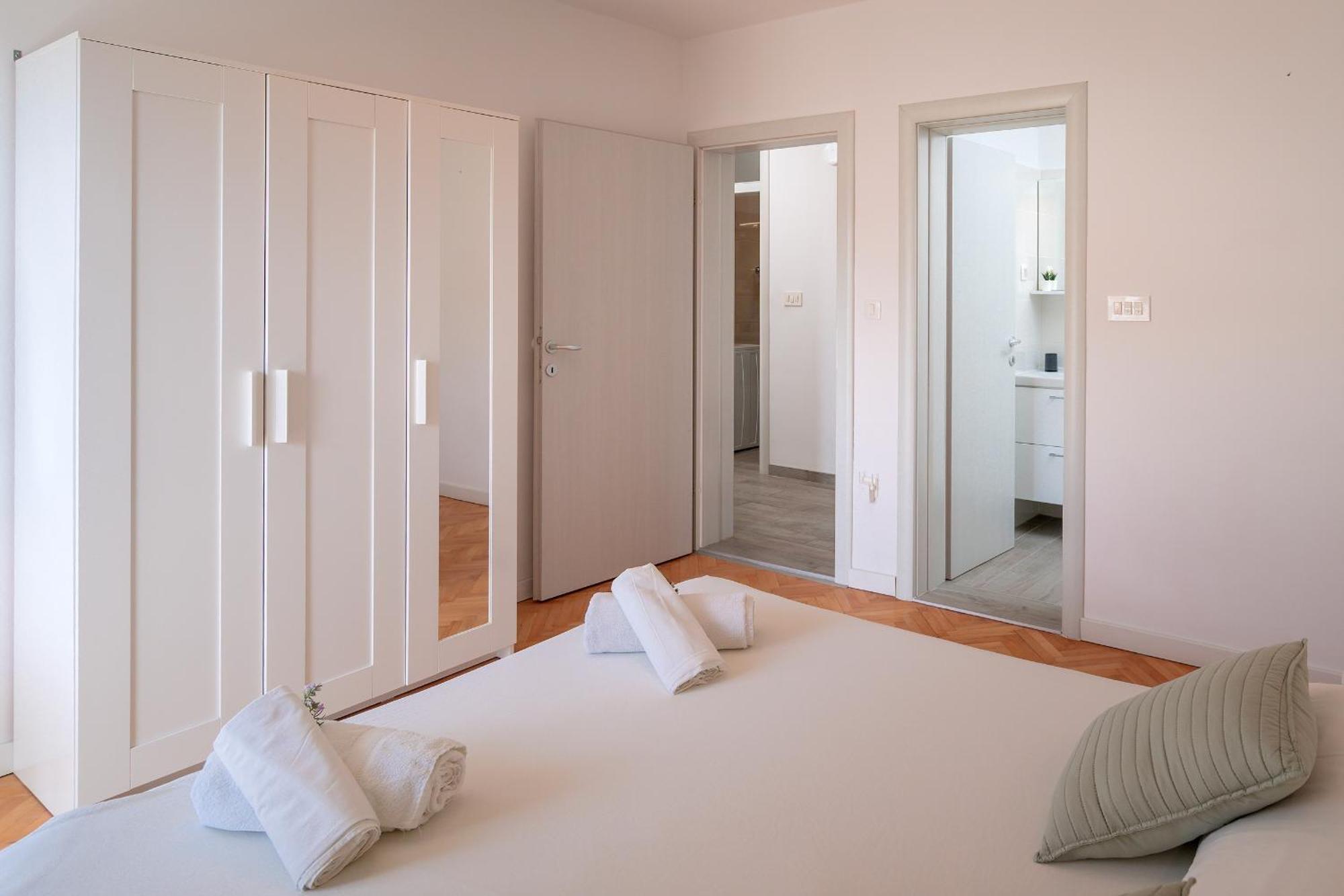 Apartments Lucic フヴァル エクステリア 写真